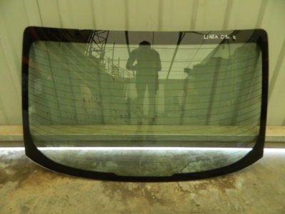 Стекло fiat linea 2007r. задняя с подогревом фото №1