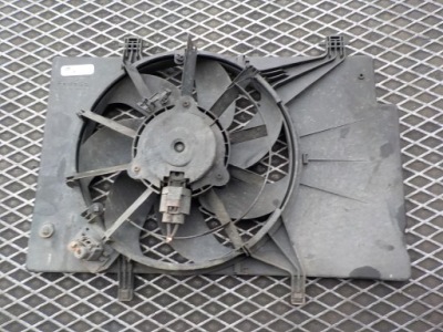 Ford fiesta mk7 вентилятор модуль радиатора 8v51-8c607-ef фото №1