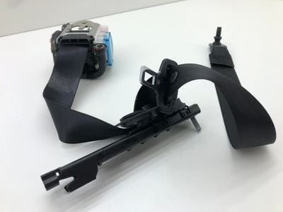 Mercedes w176 pas безпеки правий перед a1768602285 фото №1