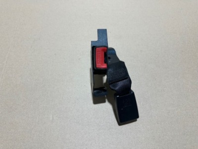 Renault clio iii клипса поперечина задняя 33047670 фото №1