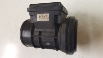 Витратомір mazda 323 demio e5t51171 b3h7 фото №1