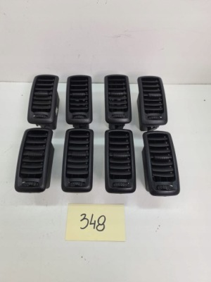 Решітка впуск повітря trafic vivaro фото №1