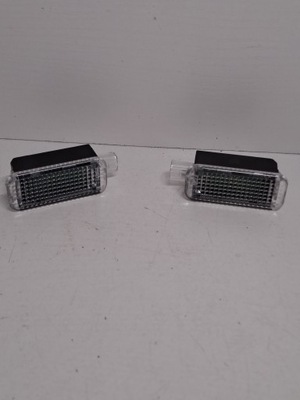 Audi q8 лампа салона led 4e0947415 фото №1