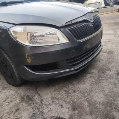 Skoda fabia ii fl бампер перед lf8j фото №1