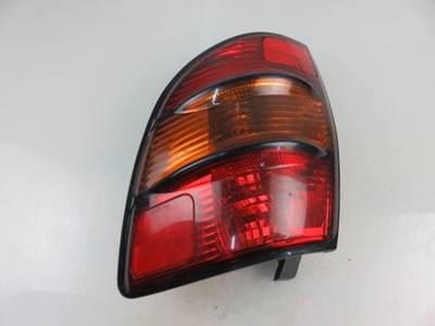 LAMPA PRAWA TYLNA PONTIAC VIBE I