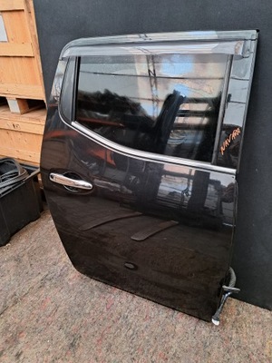 Nissan navara дверь правый задняя оригинал фото №1