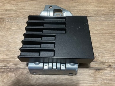 Підсилювач mopar 68441773aa jeep cherokee wk2 фото №1
