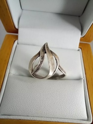 SREBRNY PIERŚCIONEK 2,45G 925