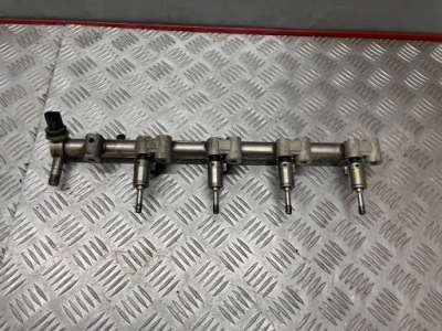 Молдинг впрыскная bb5e-9f797-bc ford mondeo mk4 lift 2.0 ecoboost фото №1