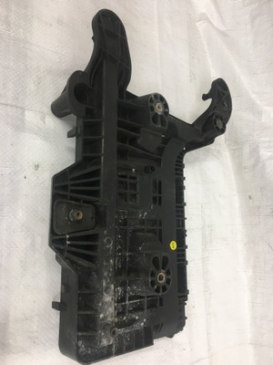 ПОДСТАВКА АККУМУЛЯТОРА VW CADDY III 2010-2015 1K0915333H