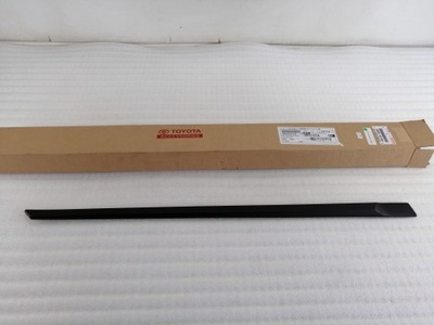 Toyota corolla молдинг двері права фото №1