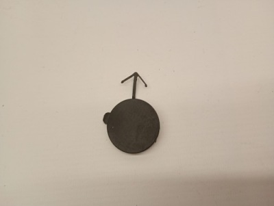 Оригинальная заглушка фаркоп бампера передний перед mazda 3 фото №1