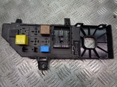 Коробка предохранителей opel vectra c 13223678 фото №1