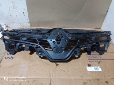 Решітка  решітка радіатора бампера renault clio iv 622563184r фото №1