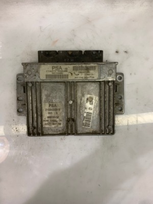 Бортовий комп'ютер двигуна psa 9644625680 9651500880 фото №1