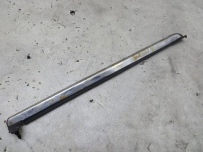 Молдинг скло правий задня land cruiser 120 фото №1