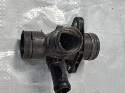 Патрубок воды ford fiesta mk7 1.0 cm5g-8a529ga фото №1