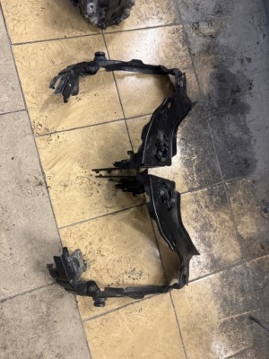 Mercedes w211 панель фари лампи лівий правий кронштейн кронштейн фото №1