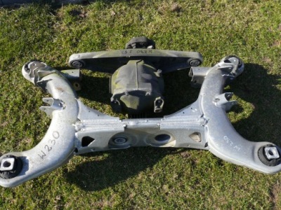 Mercedes w 230 диференціал задній 2,57 5,0 підрамник фото №1