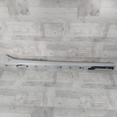 Toyota camry viii xc70 молдинг порог правая накладка 75850-33130 фото №1