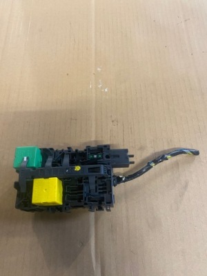 Peugeot 208 коробка запобіжників 9666232680 фото №1