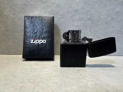ZAPALNICZKA ZIPPO CZARNA PUDEŁKO
