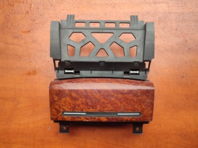 Пепельница перед audi a3 8p drewno 8p0857951 фото №1