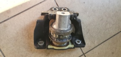 Volvo xc60 ii кронштейн коробки передач 32137496 фото №1