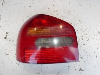 Лампа ліва задня audi a3 8l 8l0945095a фото №1