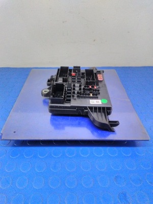 Opel insignia модуль коробка запобіжників 1327732103 фото №1