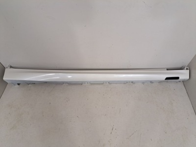 Bmw x7 g07 2023 права сторона поріг m фото №1