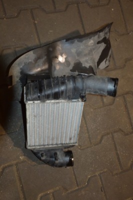 Vw passat b5 fl 2.5 tdi интеркулер 059145806 фото №1