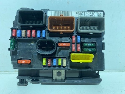 Модуль bsm коробка предохранителей citroen ds3 9667199680 r08 фото №1