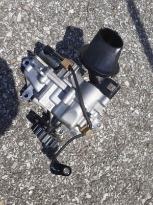 Насос оливи ford custom 2.o ecoblue з датчиком фото №1