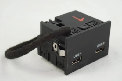 Роз'єм з'єднувач usb porsche cayenne 9y0035736 фото №1