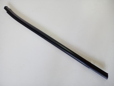Молдинг ущільнювач правий задня kia optima iii sedan фото №1