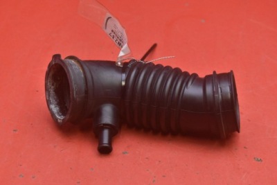 Патрубок шланг труба впуску 17881-0t060 toyota auris 2 ii 1.6 valvematic 132 km фото №1