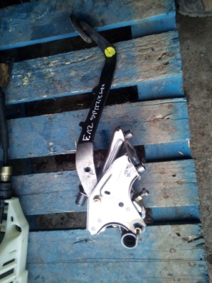 Corolla e12 02-07 педаль сцепления europa фото №1