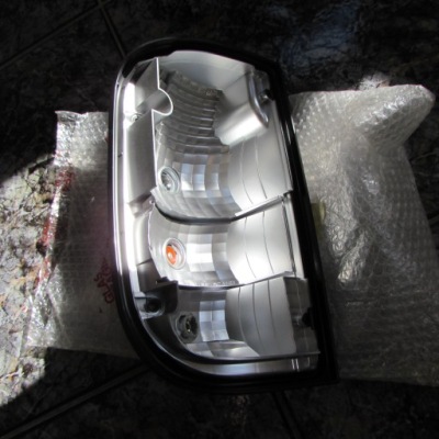 Hilux 2001-05 задняя лампа , правая 81553-35280 фото №1