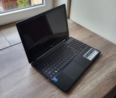 ACER ASPIRE E5-511 15.6'' INTEL PENTIUM N3540 8GB 240GB SSD W10