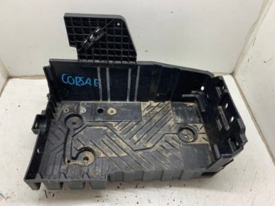 Основание корпус аккумулятор opel corsa f 19- фото №1