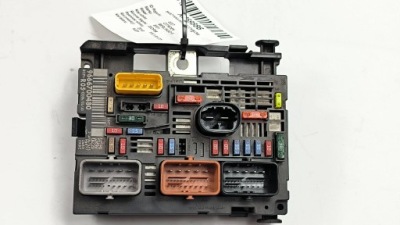 Коробка запобіжників bsm 9666700480 citroen berlingo ii фото №1