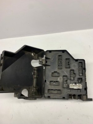 Коробка предохранителей hyundai оригинальный номер 9128826000 фото №1