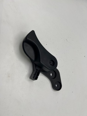 Bmw 1 f40 ручка кронштейн открывания капот 7309606 фото №1