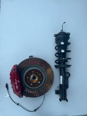 Alfa romeo tonale поворотный кулак левая амортизатор 1.3 phev 2022- фото №1