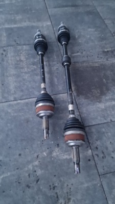 Toyota yaris iv 1,5 hybrid приводной вал передняя правая левая идеальное состояние фото №1