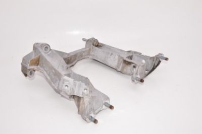 Porsche оригінальний номер 98733115204 кронштейн підрамник важіль підвіска фото №1