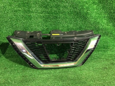 Решітка радіатора решітка радіатора радіатора nissan x-trail t32 lift фото №1