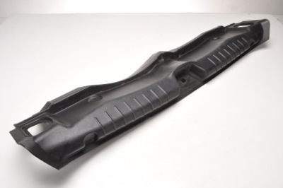 Ghibli iii захист край багажника 6700114150 фото №1