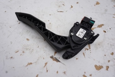 Педаль газу 13237352 chevrolet malibu фото №1